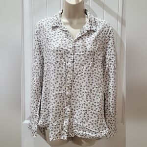 Jane and Delancey White and Gray Lightweight Roll Tab Sleeve Button Down Blouse